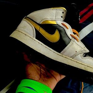 gold jodan1s